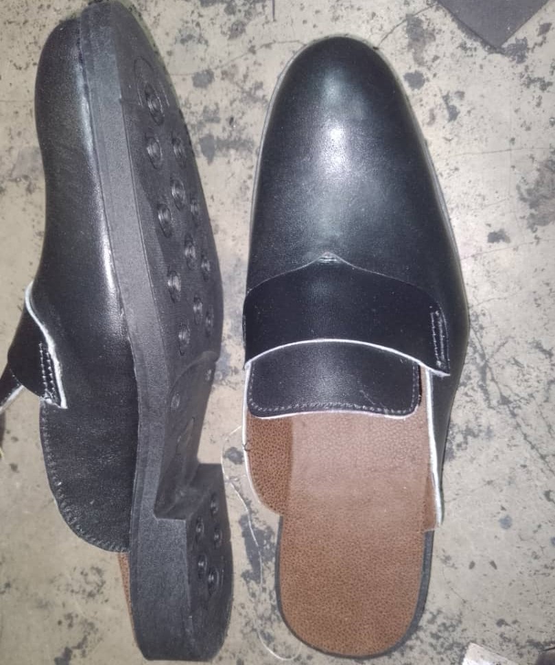 Men's Black Leather Backless Loafer Mules